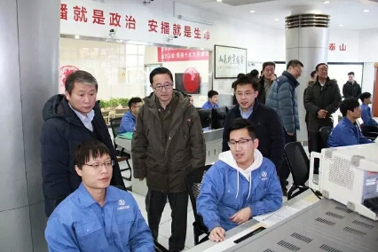 兩會(huì)3.jpg